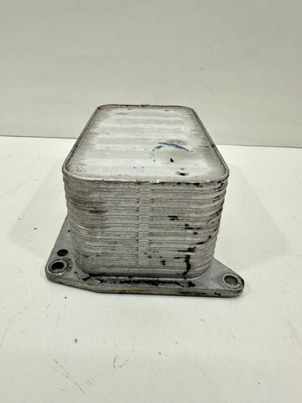 Radiador De Óleo Motor Renault Master 2.3 16v 2018 2019 2020