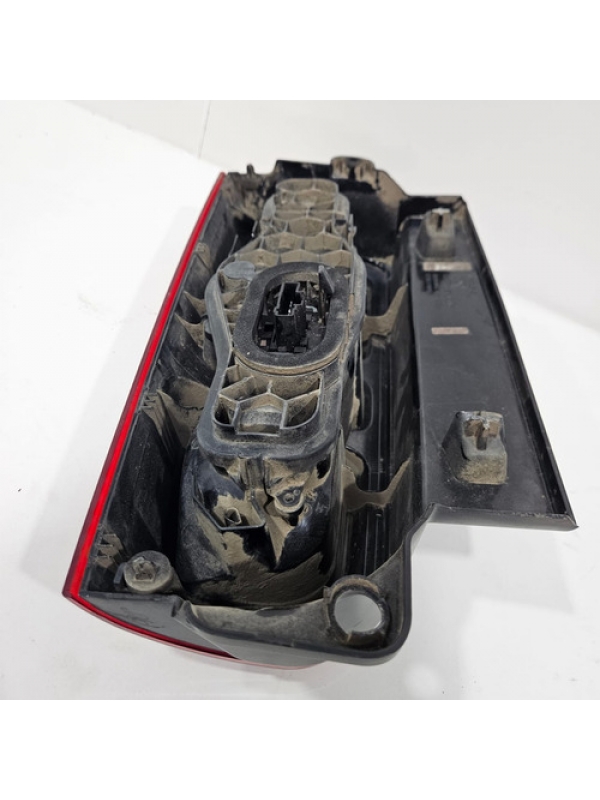 Lanterna Traseira Esquerda Peugeot Expert 20212022 2023 2024