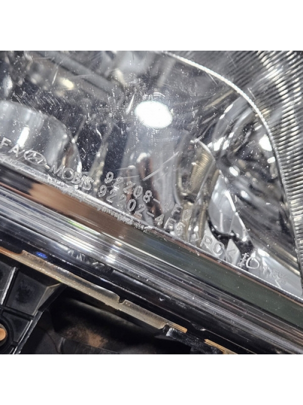 Farol De Milha Lado Direito Hyundai Hr 2.5 16v 2013 À 2022.