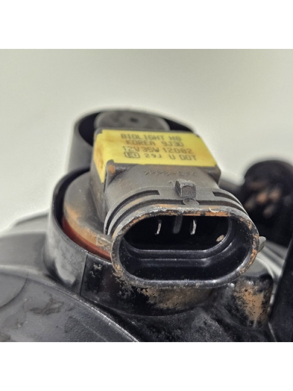 Farol De Milha Lado Direito Hyundai Hr 2.5 16v 2013 À 2022.