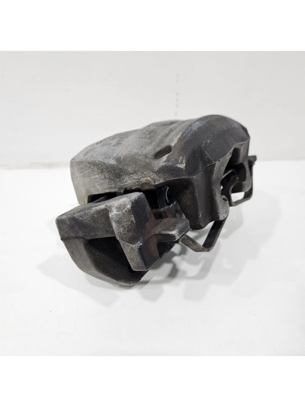Pinça Dianteira Esquerda Peugeot Expert 1.5 1.6 2022 2023 24