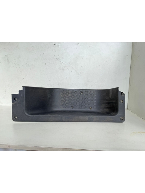 Revestimento Estribo Direito Iveco Daily 35s14 70c16 08 À 19