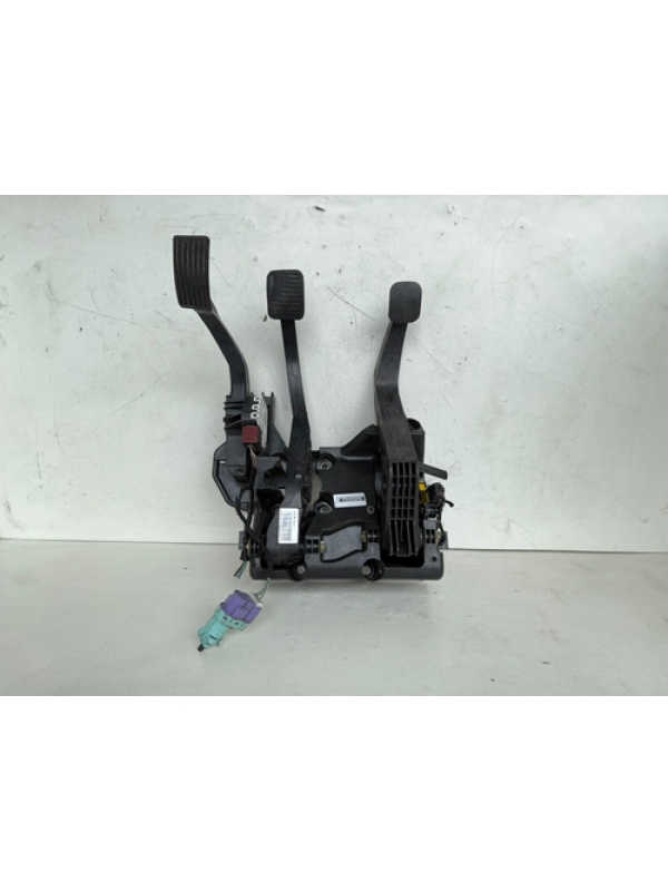 Pedaleira Acelerador Freio Embreagem Fiat Ducato Boxer 2024.
