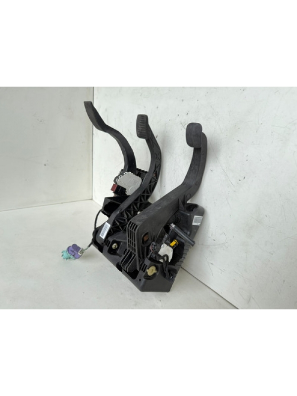 Pedaleira Acelerador Freio Embreagem Fiat Ducato Boxer 2024.