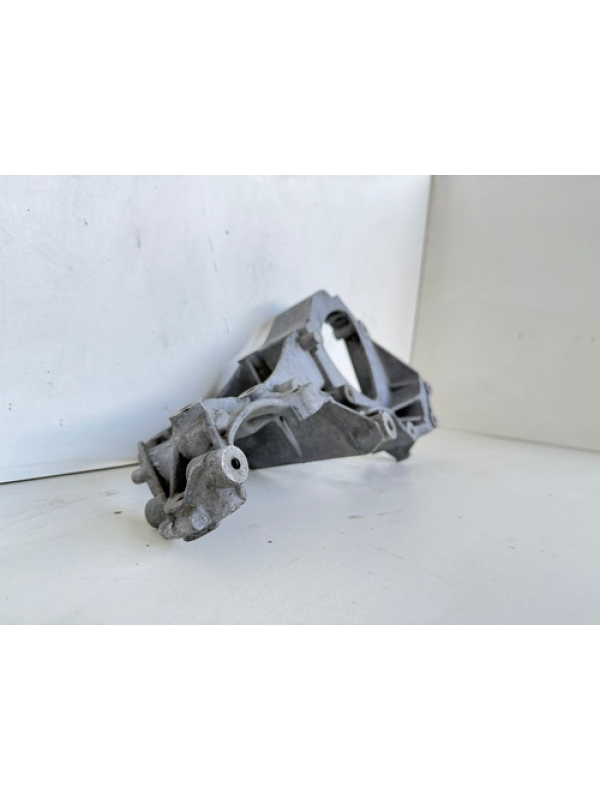 Suporte Alternador Renault Master 2.5 2005 2006 2007 À 2012.
