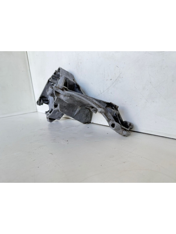 Suporte Alternador Renault Master 2.5 2005 2006 2007 À 2012