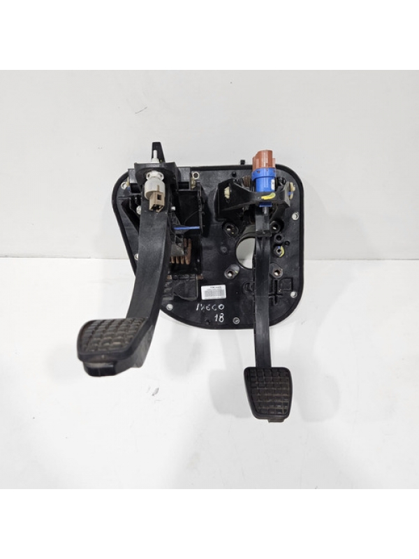 Pedal De Embreagem Freio Iveco Daily 3.0 2016 2017 2018 2019