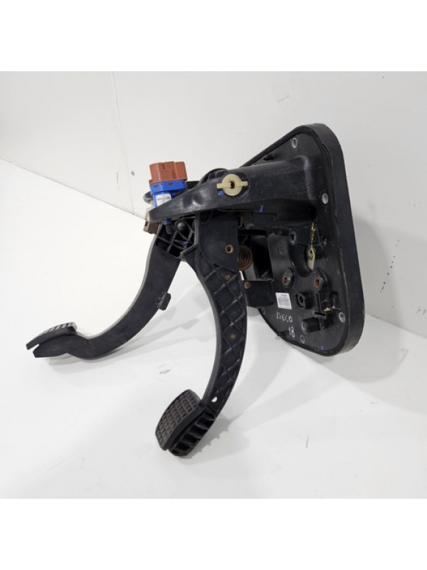 Pedal De Embreagem Freio Iveco Daily 3.0 2016 2017 2018 2019