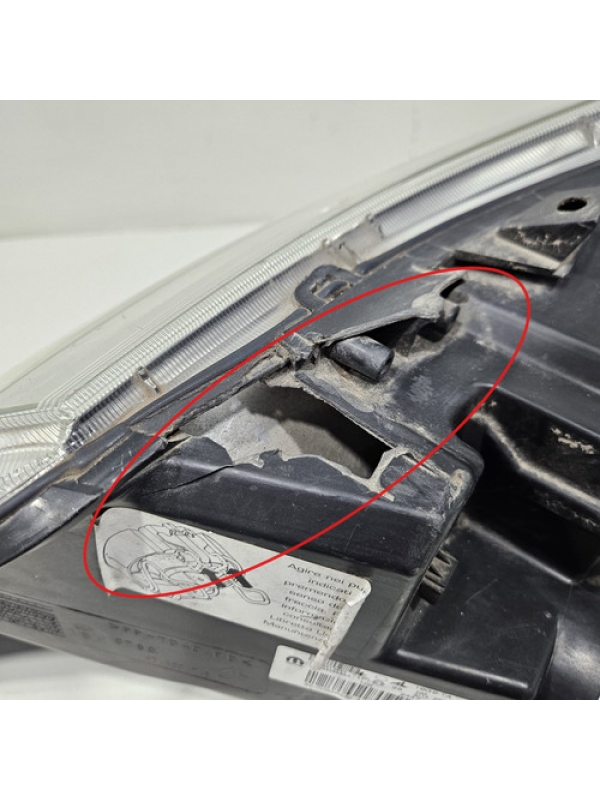 Farol Lado Direito Fiat Ducato 2.3 2019 2020 2021 22 Detalhe