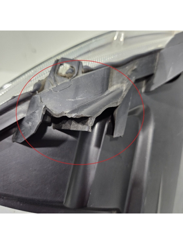 Farol Lado Direito Fiat Ducato 2.3 2019 2020 2021 22 Detalhe