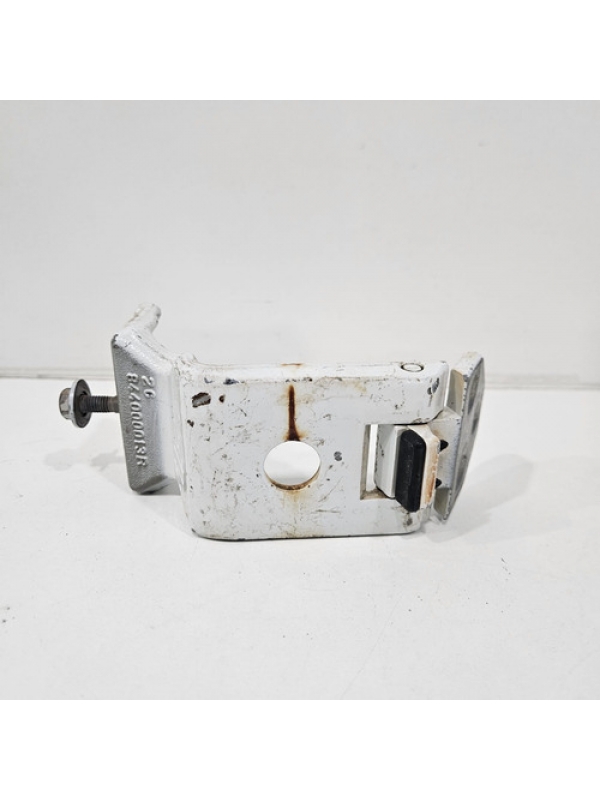 Dobradiça Da Porta Traseira Renault Master 2.3 2020 2021 022