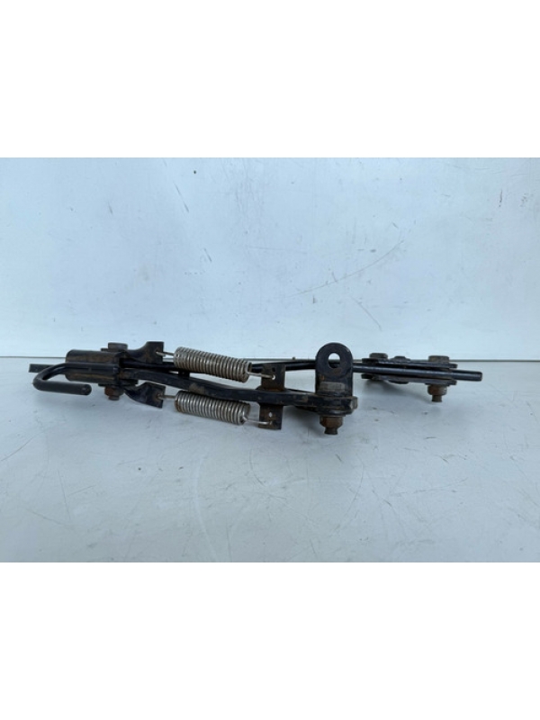 Braço Limitador Articulação Cabine Ford Cargo 2008 À 2019.