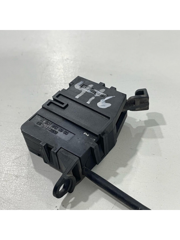 Sensor Trava Do Capô Mb Sprinter 314 416 516 2.2 2020 À 2023