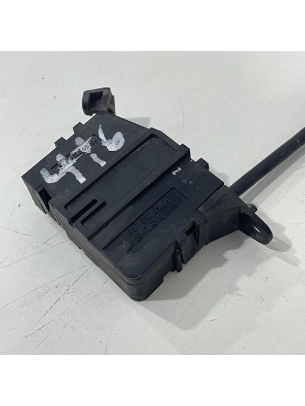 Sensor Trava Do Capô Mb Sprinter 314 416 516 2.2 2020 À 2023