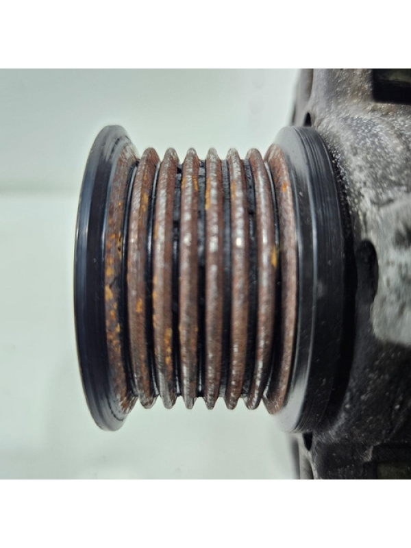 Alternador Motor Renault Master 2.5 2006 07 À 2012 (detalhe)
