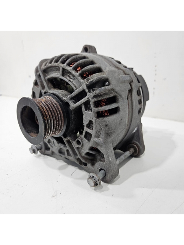 Alternador Motor Renault Master 2.5 2006 07 À 2012 (detalhe)