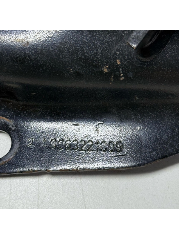 Suporte Balança Dianteira Esquerda Mb Sprinter 415 416 2023.