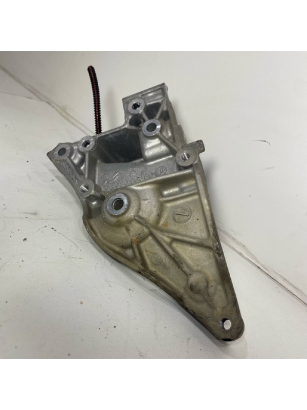 Suporte Alternador Peugeot Expert Jumpy Scudo 2018 019 À 24.