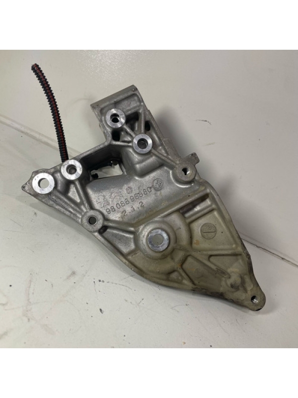 Suporte Alternador Peugeot Expert Jumpy Scudo 2018 019 À 24.