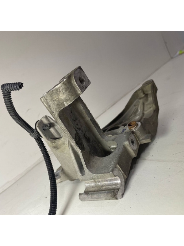 Suporte Alternador Peugeot Expert Jumpy Scudo 2018 019 À 24.