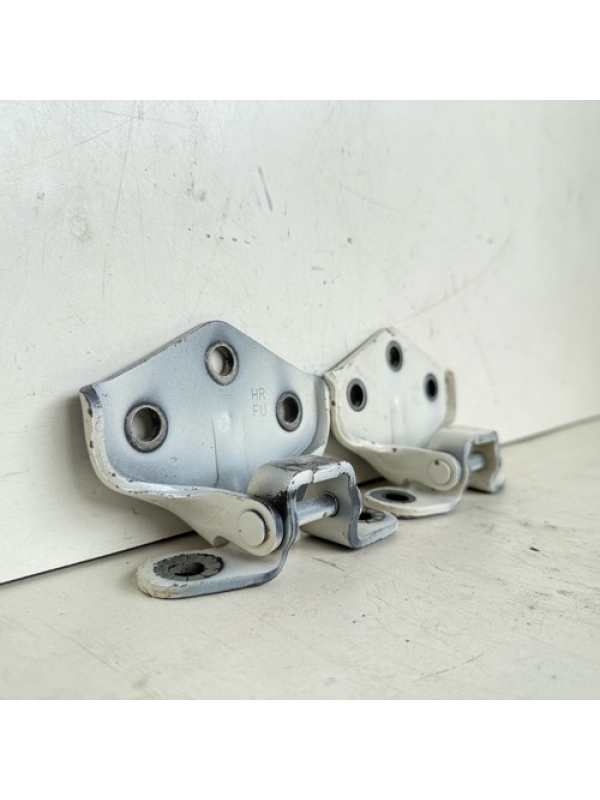 Dobradiça Porta Direita Hyundai Hr 2.5 Diesel 2013 14 À 2022