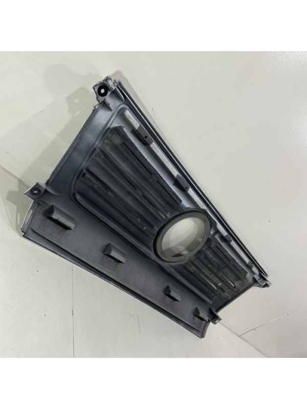 Grade Frontal Dianteira Vw Delivery 8.120, 2001 2002 À 2005.