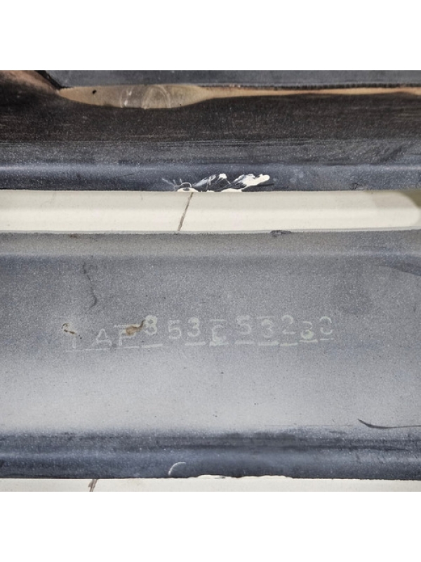 Grade Frontal Do Para-choque Branca Do Volkswagen 8-140 1996