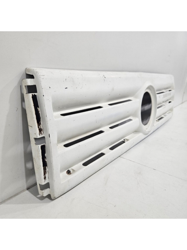 Grade Frontal Do Para-choque Branca Do Volkswagen 8-140 1996
