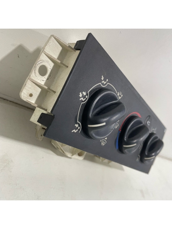 Botão Comando Ar Condicionado Renault Master 2.5 2006 À 2012