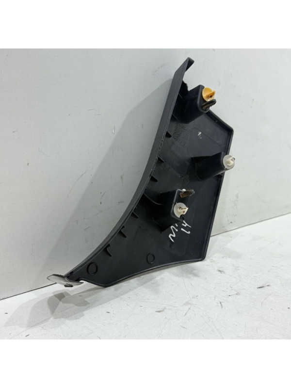 Moldura Interna Coluna Direita Renault Master 2.3 2013 À 022
