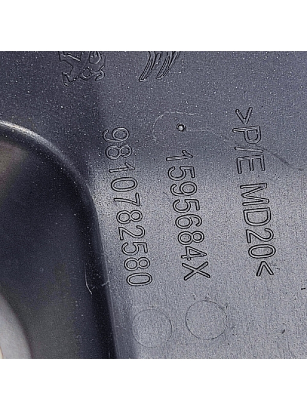 Guia Parachoque Traseiro Direito Peugeot Expert 2024 Detalhe
