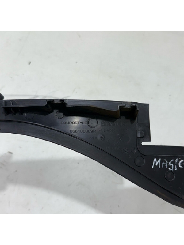 Moldura Parabrisa Lado Direito Renault Master 2.3 2013 À 022