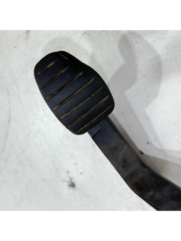 Pedal Embreagem Renault Master 2.3 2013 2014 2015 2016 À 022