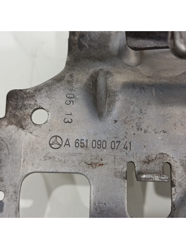 Suporte Sensor Pressão Auxiliar Motor Mb Sprinter 311 2018 .