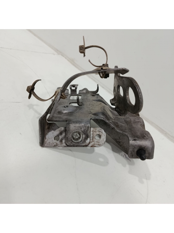 Suporte Sensor Pressão Auxiliar Motor Mb Sprinter 311 2018 .