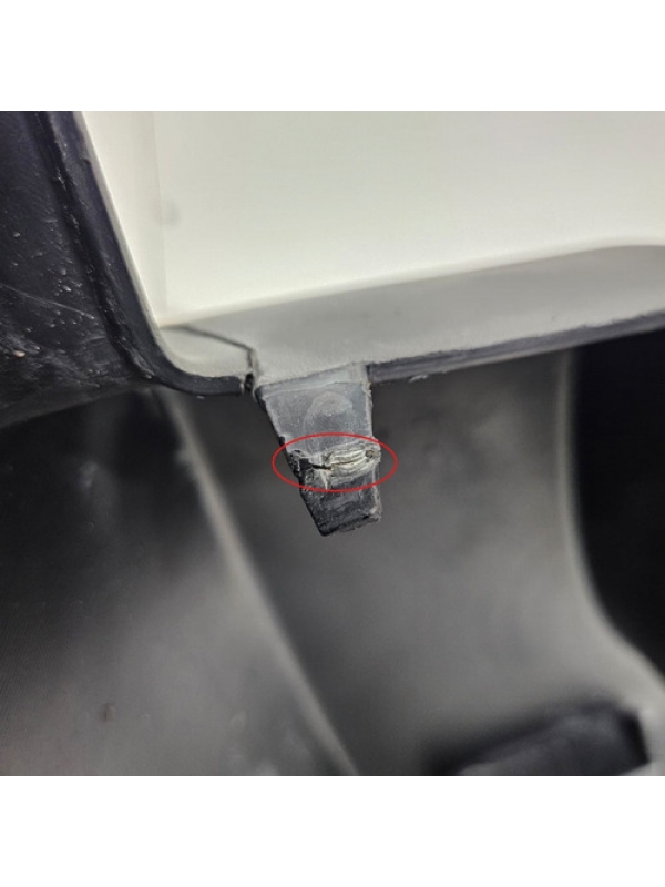 Polaina Traseira Direita Renault Master 2013 À 2022 Detalhe.