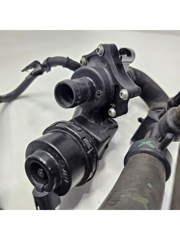 Carcaça Válvula Termostatica Renault Master 2.3 2023 À 2025.