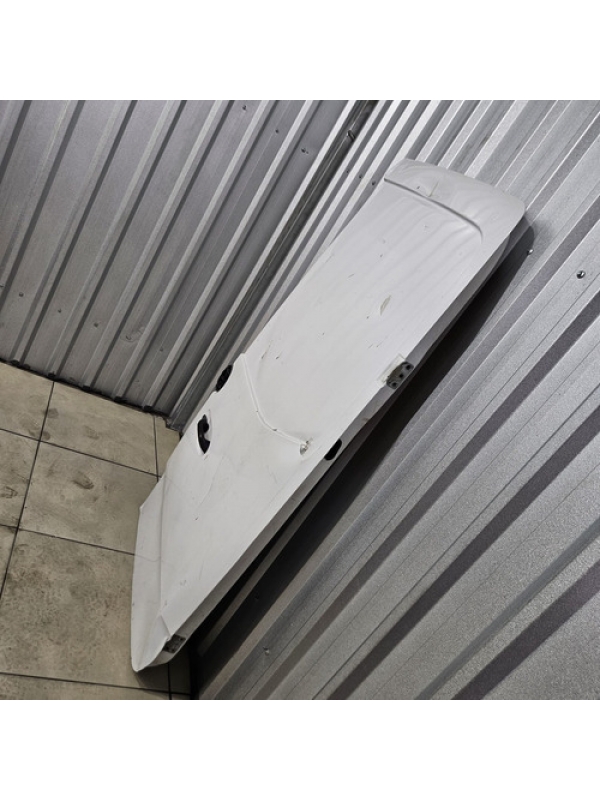 Porta Traseira Direita Mb Sprinter 416 2023 À 2025 Detalhe