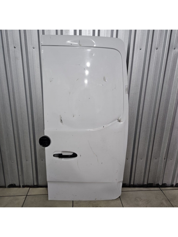 Porta Traseira Direita Mb Sprinter 416 2023 À 2025 Detalhe