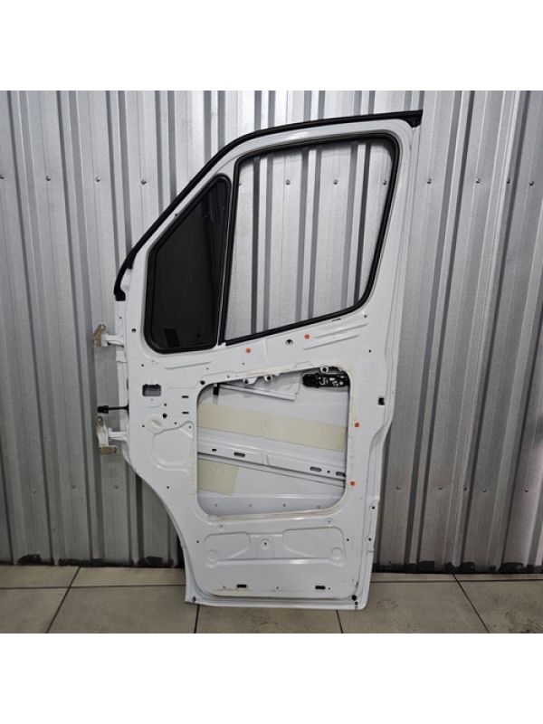 Porta Dianteira Direita Mb Sprinter 416 516 417 2020 À 2025.