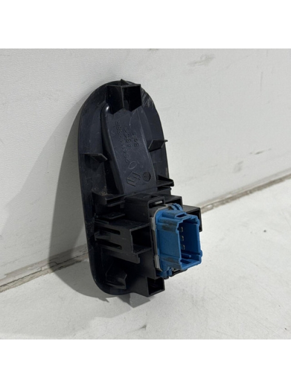 Botão Vidro Elétrico Lado Direito Renault Master 2.3 13 À 22