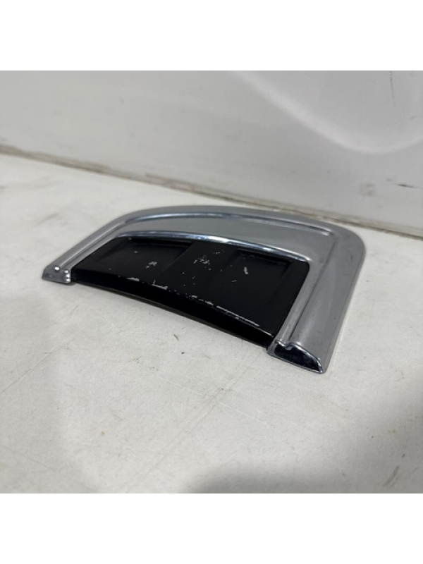 Aplique Cromado Esquerdo Toyota Hilux Srx 2016 2017 18 À 23.