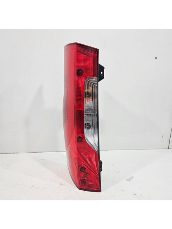 Lanterna Traseira Esquerda Mb Sprinter 416 417 2020 À 2023.