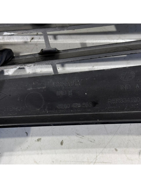 Grade Frontal Dianteira Renault Master 2.5 2005 2006 À 2012.