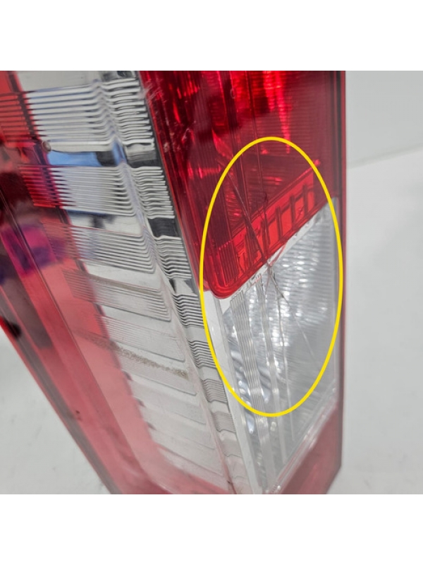 Lanterna Traseira Esquerda Master 2.3 2013 Até 2022 Detalhes