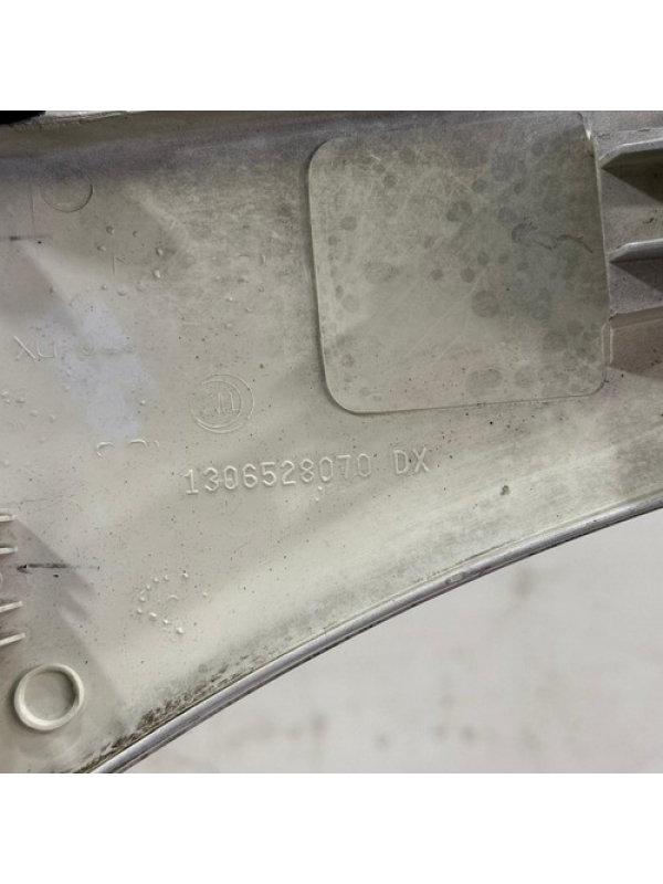 Moldura Parachoque Dianteiro Direito Fiat Ducato 2.3 18 À 24