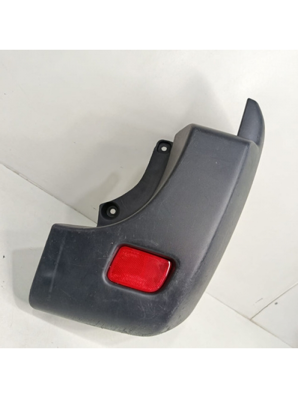 Acabamento Ponteira Traseira Direita Renault Master 013 À 22