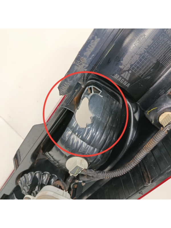 Lanterna Esquerda Traseira Fiat Ducato 019 2020 2021 detalhe