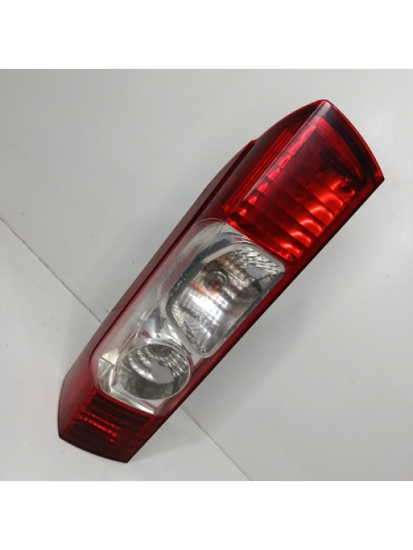 Lanterna Esquerda Traseira Fiat Ducato 019 2020 2021 detalhe