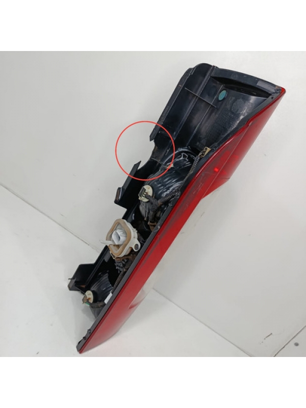 Lanterna Esquerda Traseira Fiat Ducato 019 2020 2021 detalhe
